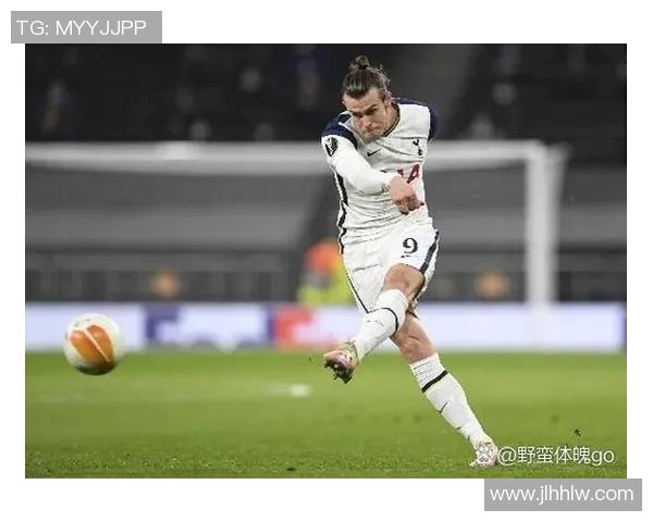 猜猜看这位足球俱乐部的超级球星是谁他是否是你心中的那个传奇人物 猜猜看这位足球俱乐部的超级球星是谁他是否是你心中的那个传奇人物